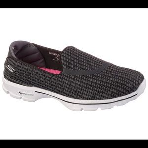 SKECHERS GO WALK 3